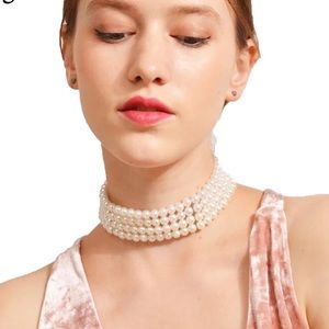 ⭐️ Pearl White Choker